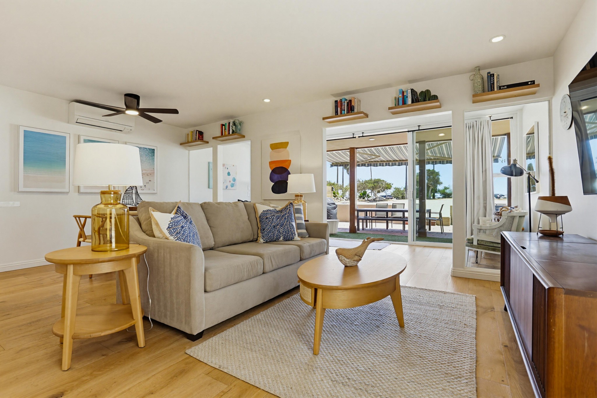 Virtual tour photo 5 of 35 for 2631 Ocean Front Walk