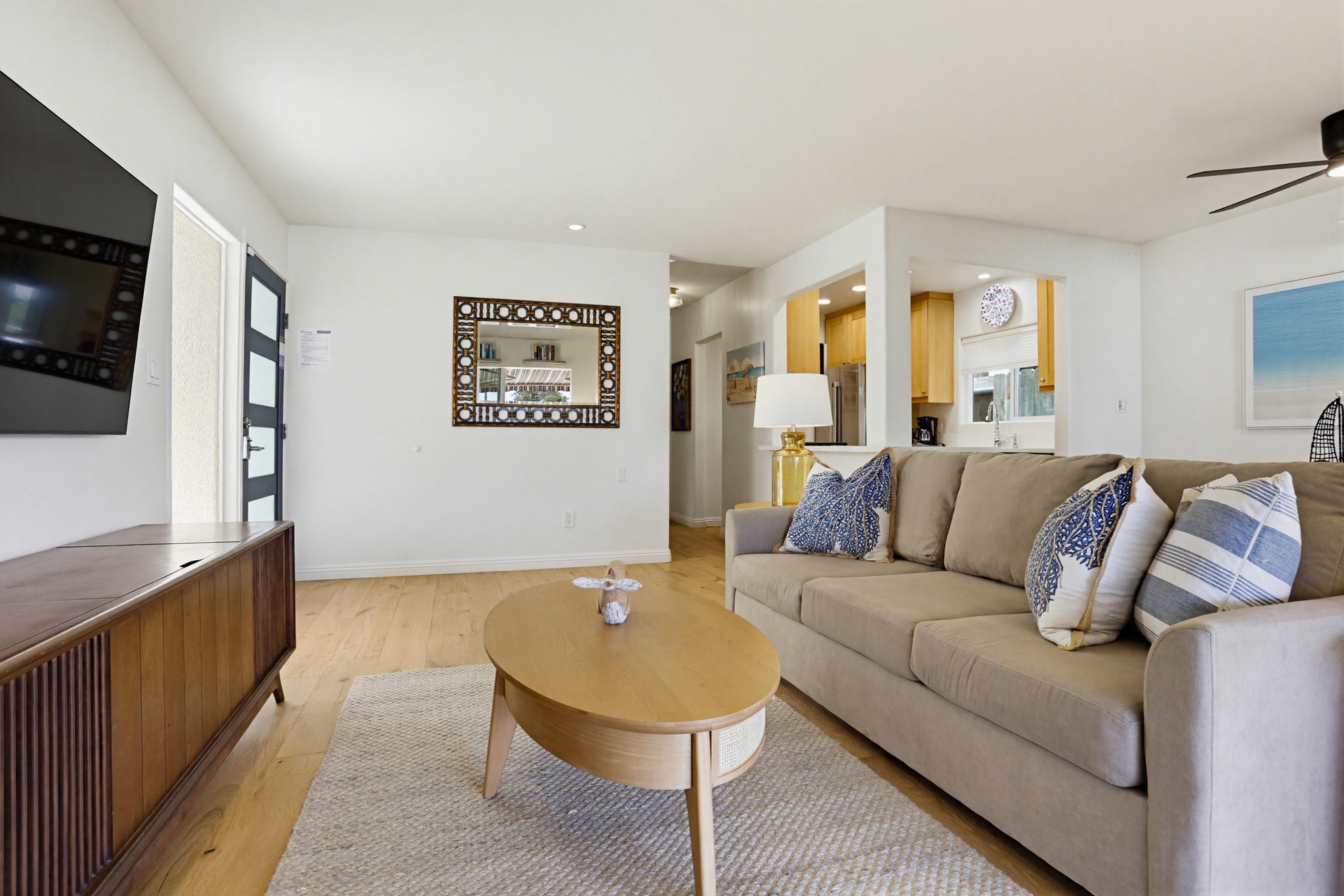 Virtual tour photo 7 of 35 for 2631 Ocean Front Walk