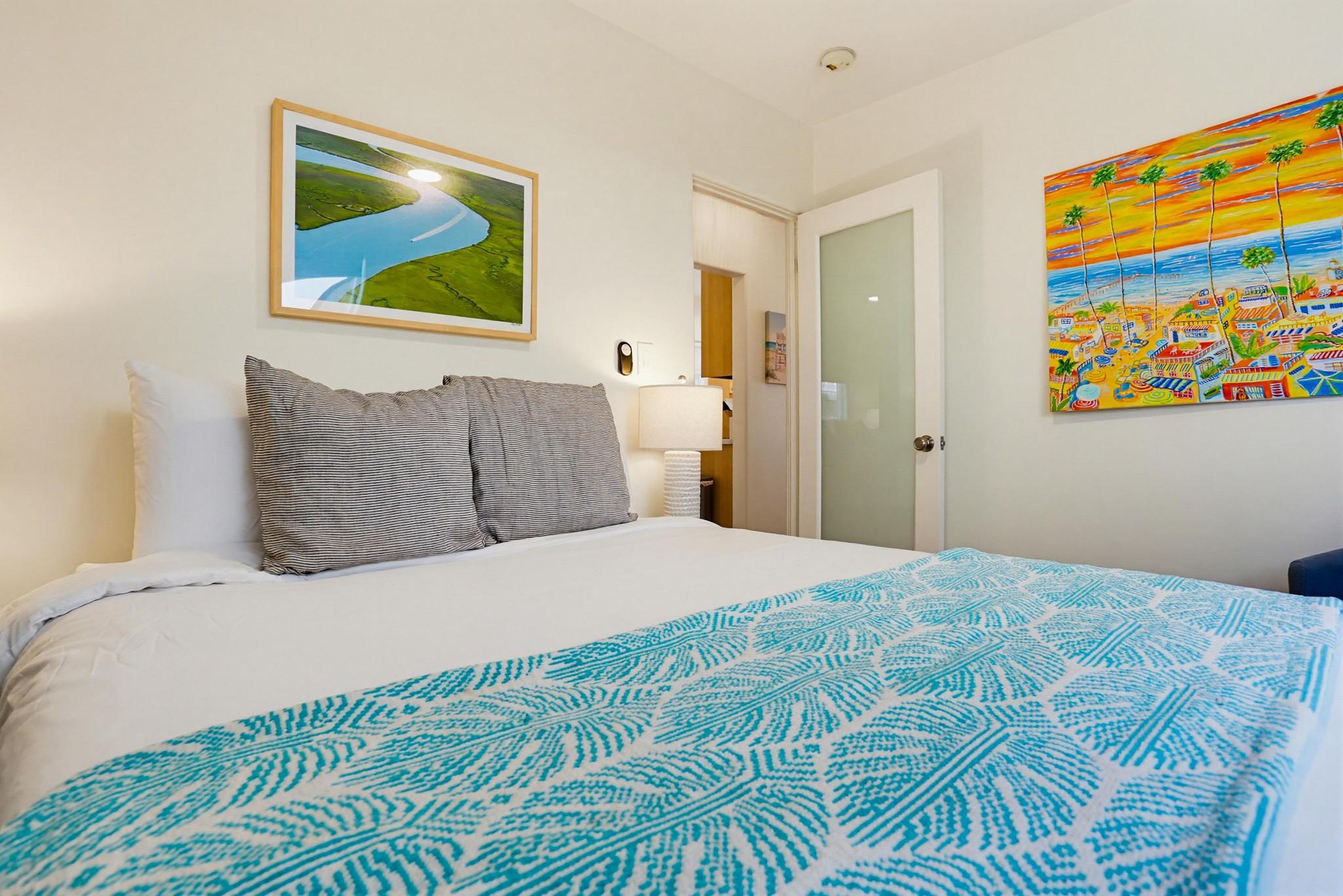 Virtual tour photo 21 of 35 for 2631 Ocean Front Walk
