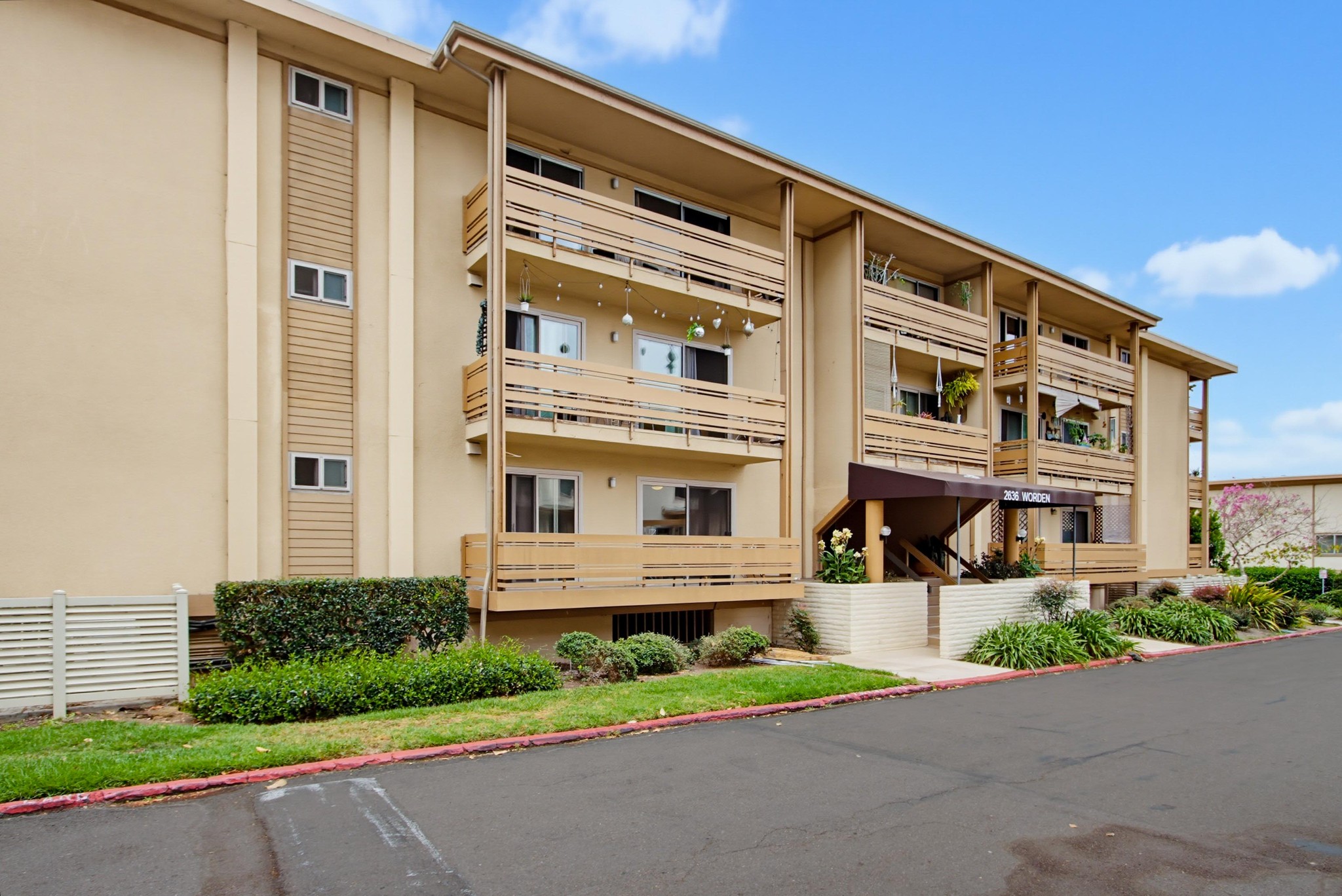 Virtual tour photo 3 of 36 for 2636 Worden St Unit 107