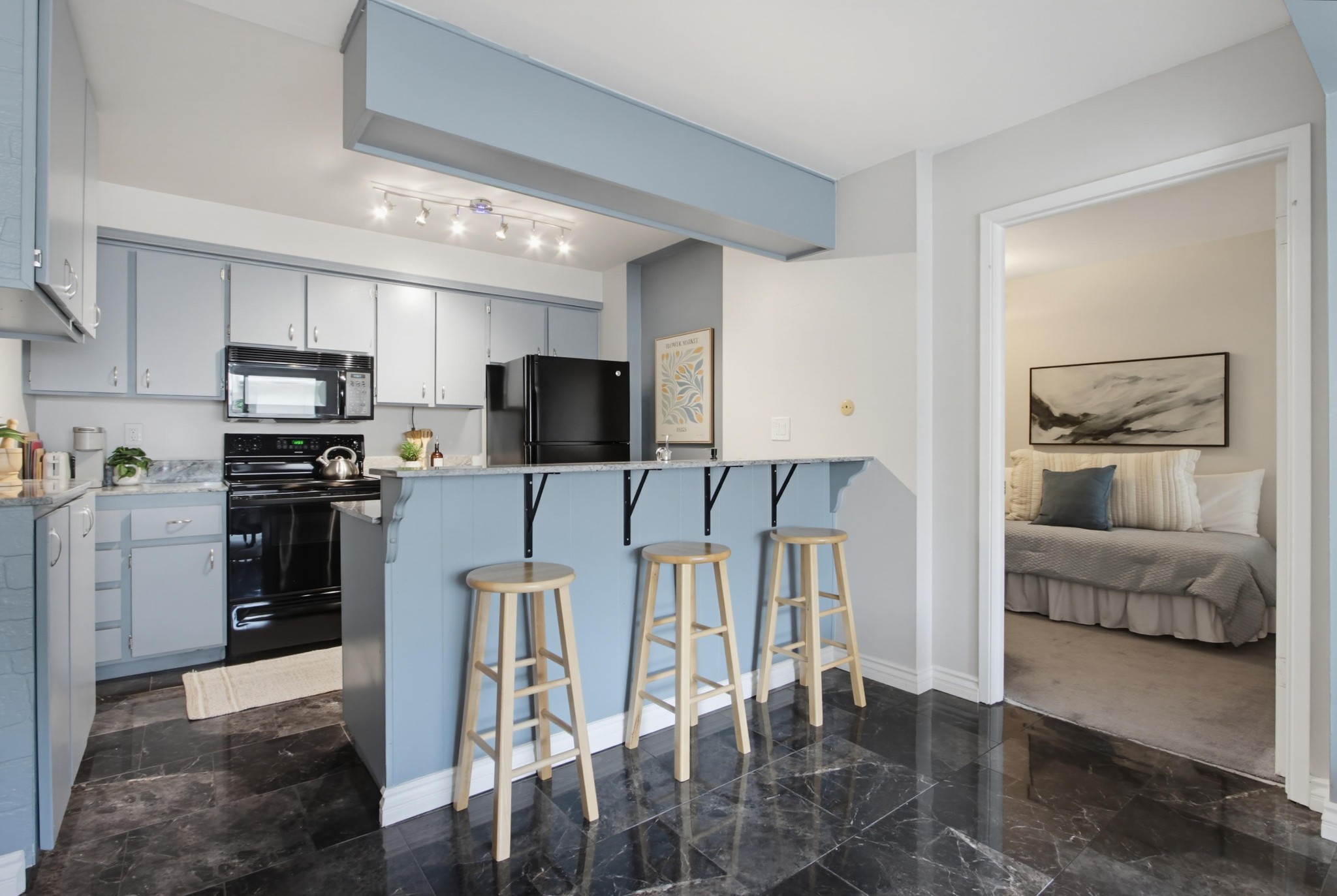 Virtual tour photo 9 of 36 for 2636 Worden St Unit 107