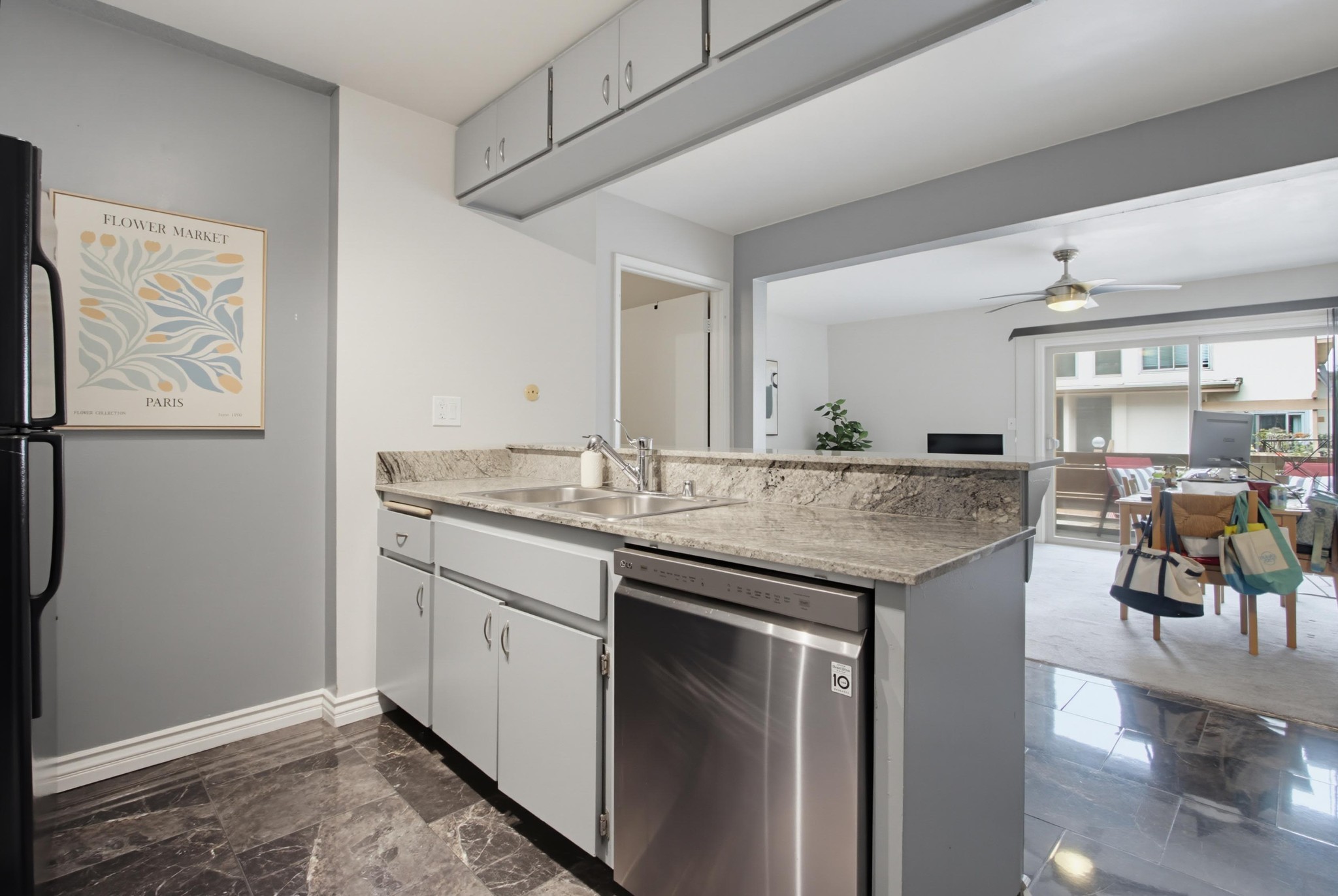 Virtual tour photo 11 of 36 for 2636 Worden St Unit 107