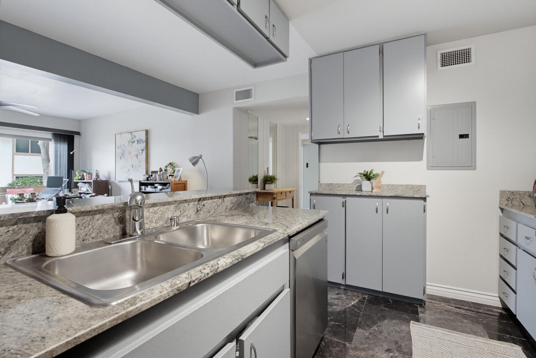 Virtual tour photo 13 of 36 for 2636 Worden St Unit 107