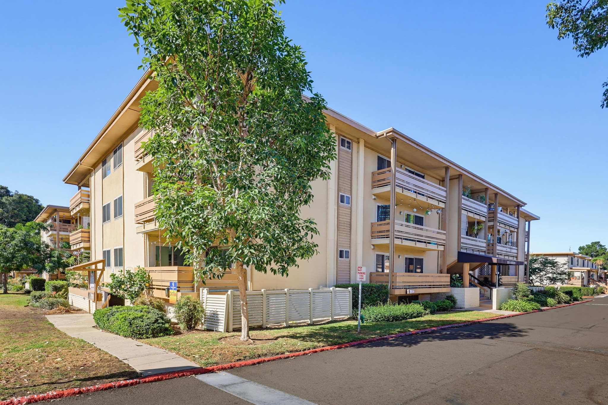 Virtual tour photo 3 of 59 for 2636 Worden St Unit 108