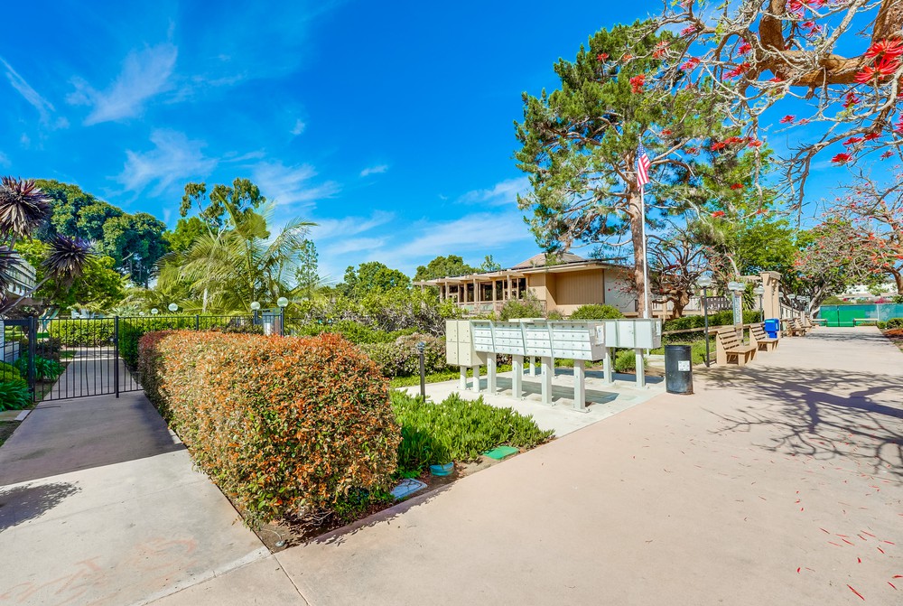 Virtual tour photo 8 of 51 for 2636 Worden St