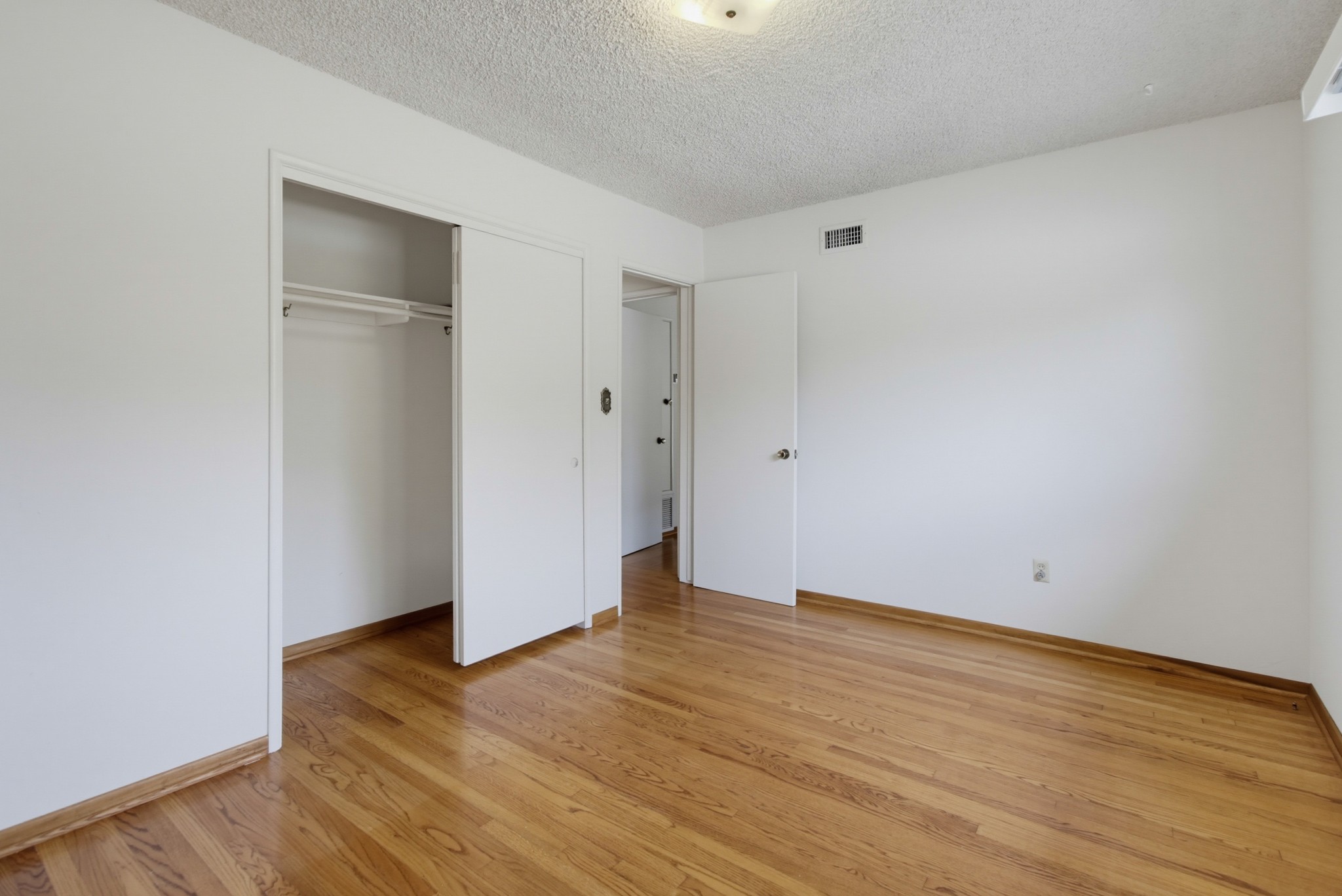 Virtual tour photo 19 of 42 for 2638 Murray Ridge Rd