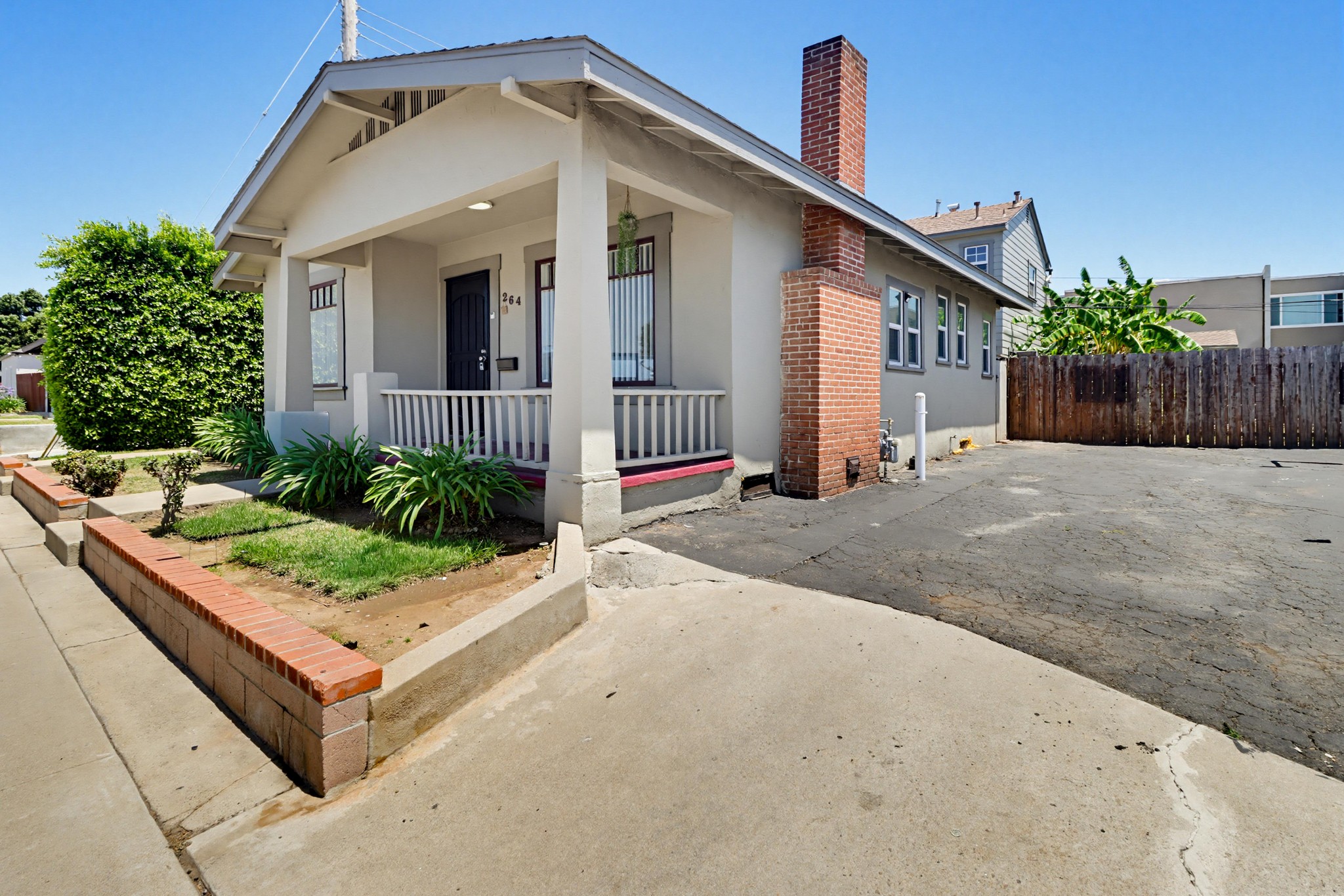 Virtual tour photo 3 of 33 for 264 E St