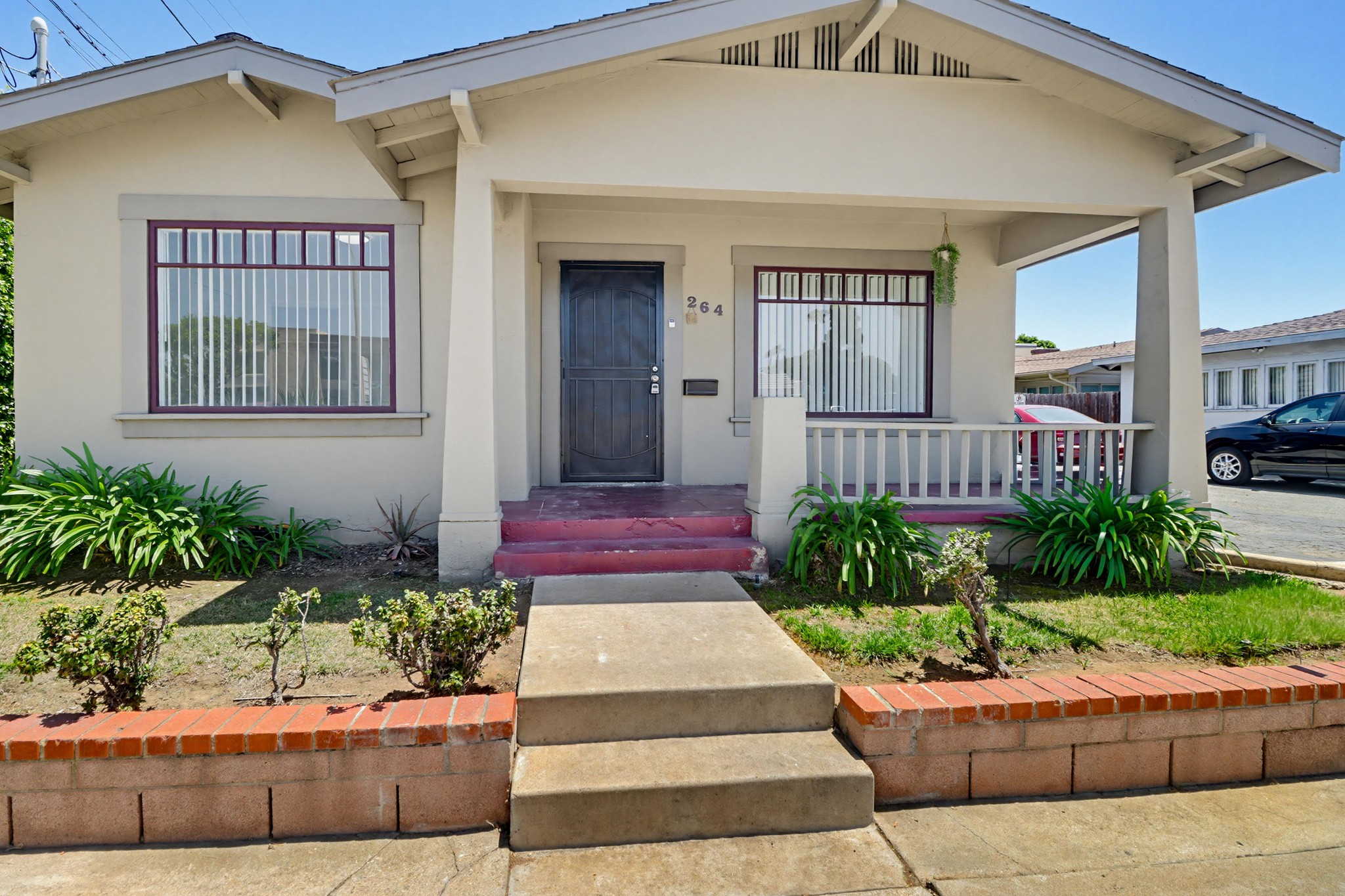 Virtual tour photo 4 of 33 for 264 E St