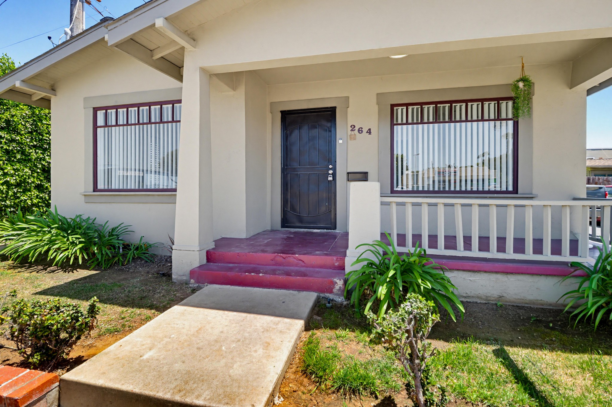 Virtual tour photo 6 of 33 for 264 E St
