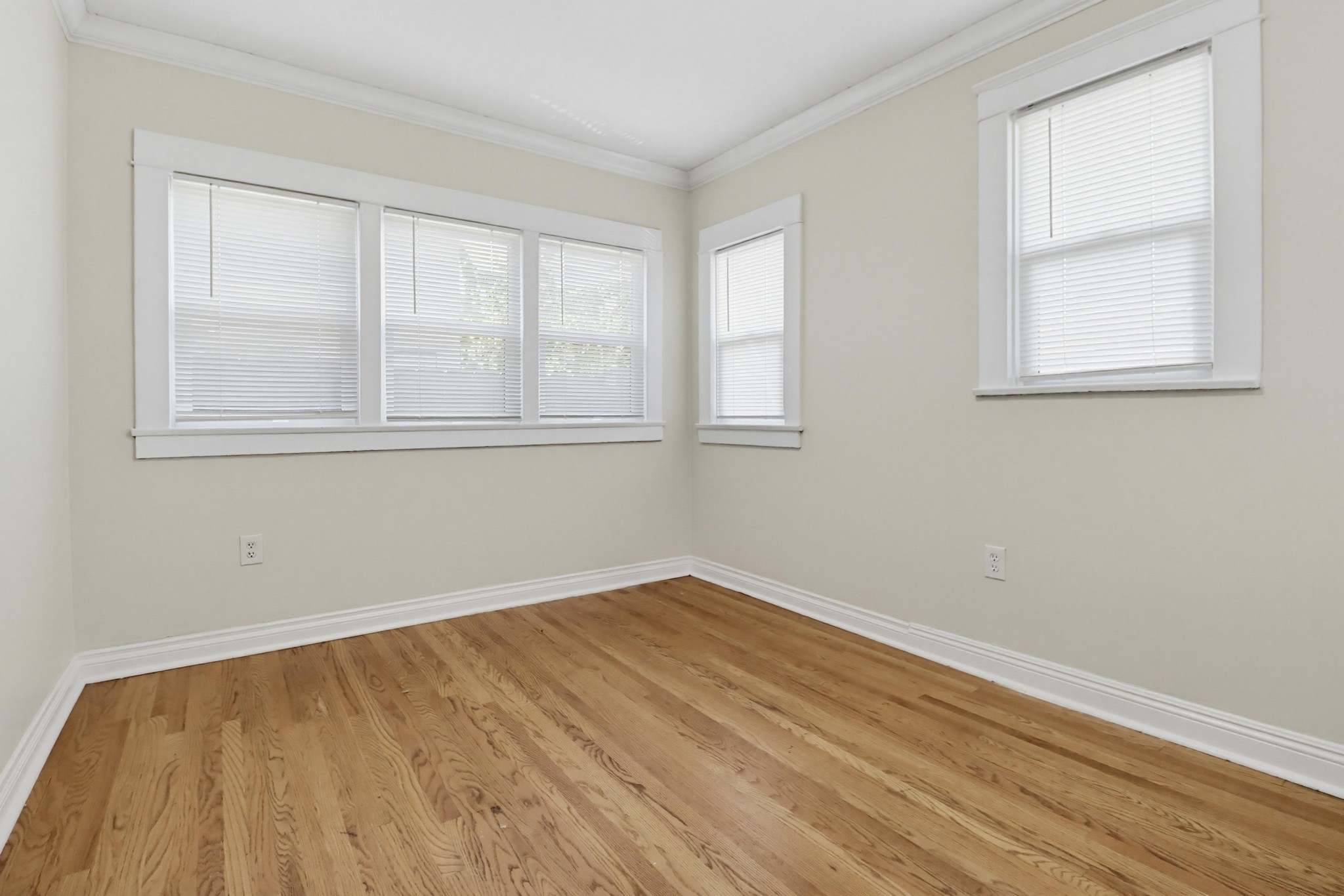 Virtual tour photo 18 of 33 for 264 E St