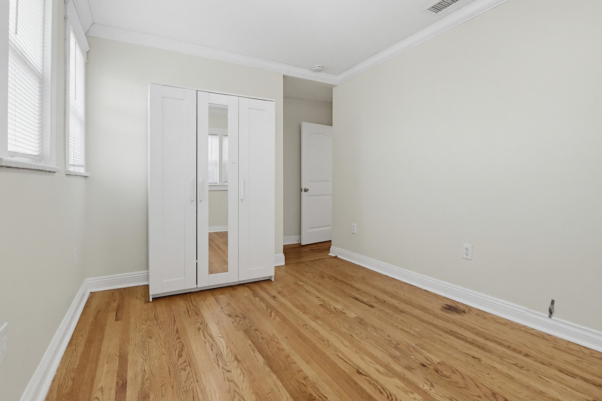 Virtual tour photo 20 of 33 for 264 E St