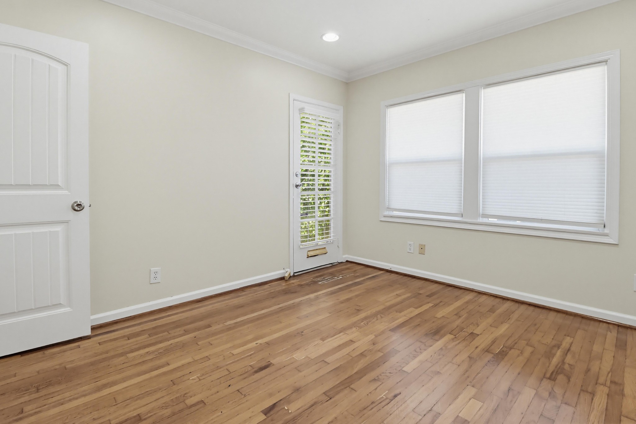 Virtual tour photo 24 of 33 for 264 E St