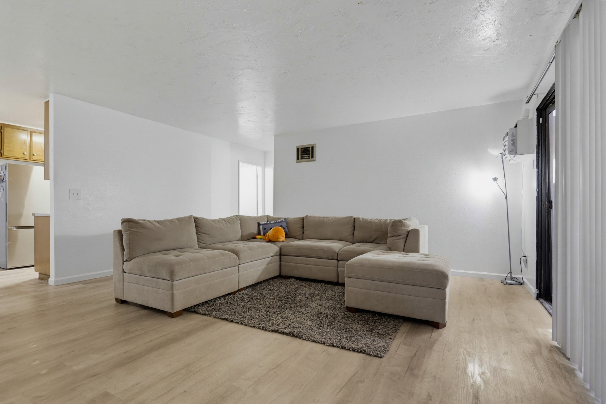 Virtual tour photo 7 of 26 for 265 Loma Alta Dr Unit B1