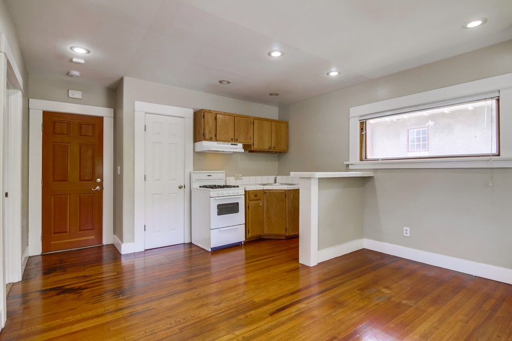 Virtual tour photo 11 of 33 for 2650 2nd Ave