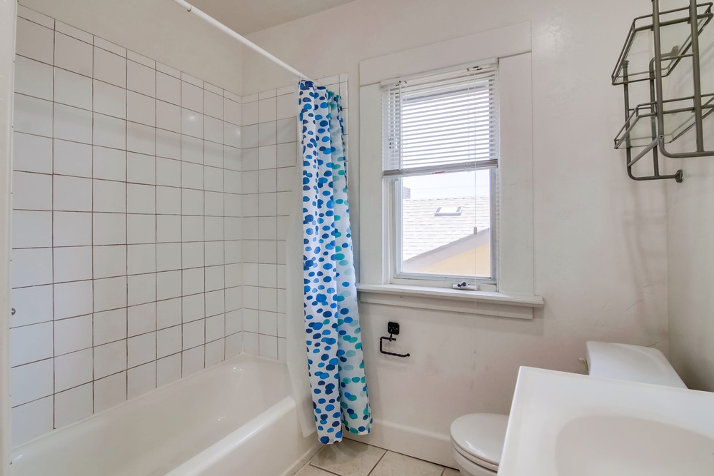 Virtual tour photo 21 of 33 for 2650 2nd Ave