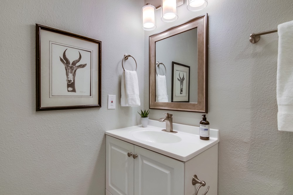 Virtual tour photo 25 of 27 for 2650 Broadway #103