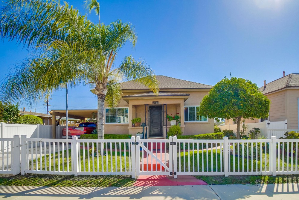 Virtual tour photo 1 of 46 for 2661 Newton Ave
