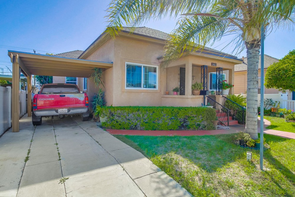 Virtual tour photo 5 of 46 for 2661 Newton Ave