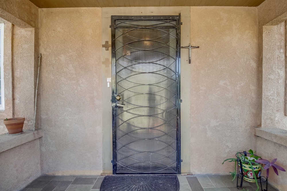 Virtual tour photo 9 of 46 for 2661 Newton Ave