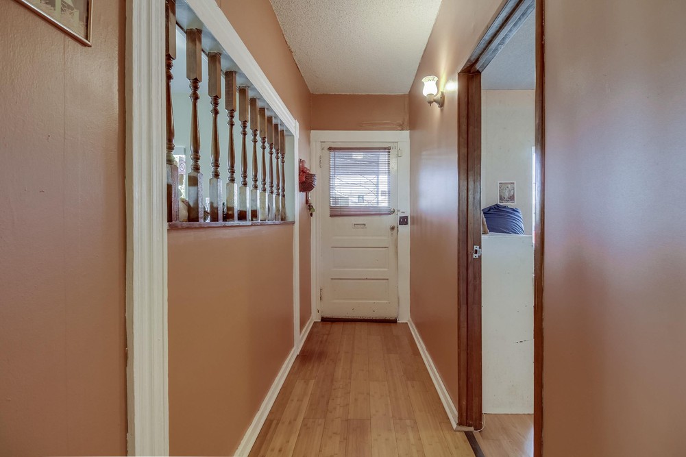 Virtual tour photo 11 of 46 for 2661 Newton Ave