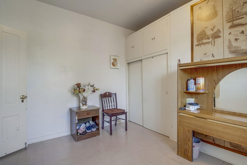 Virtual tour photo 28 of 46 for 2661 Newton Ave