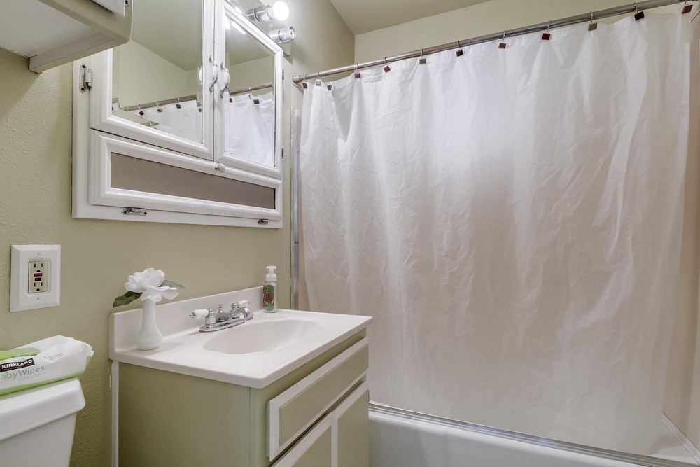 Virtual tour photo 29 of 46 for 2661 Newton Ave
