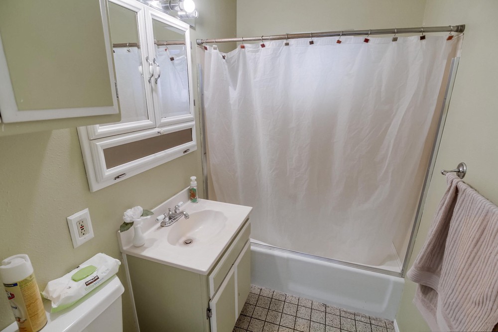 Virtual tour photo 30 of 46 for 2661 Newton Ave
