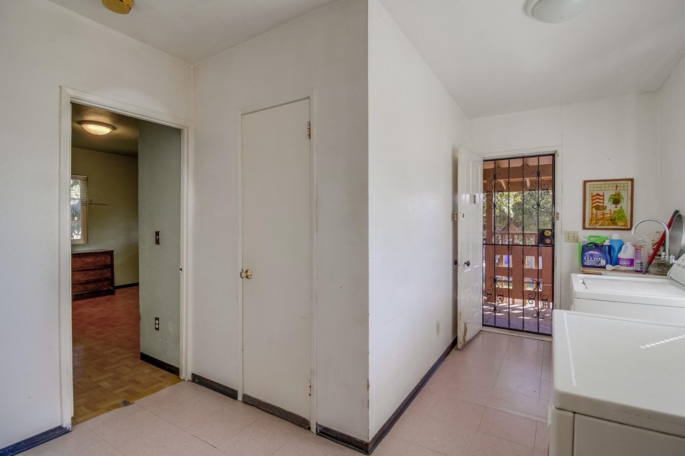 Virtual tour photo 31 of 46 for 2661 Newton Ave