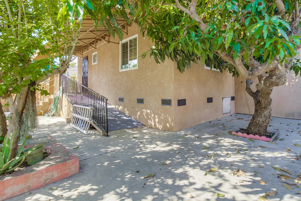 Virtual tour photo 34 of 46 for 2661 Newton Ave