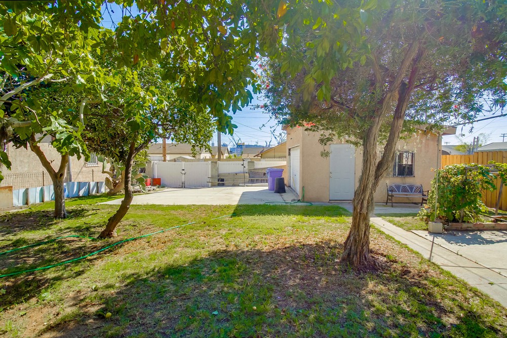 Virtual tour photo 41 of 46 for 2661 Newton Ave