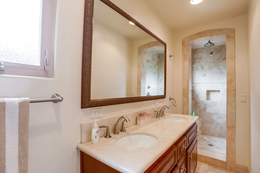 Virtual tour photo 33 of 46 for 2663 Covington Rd