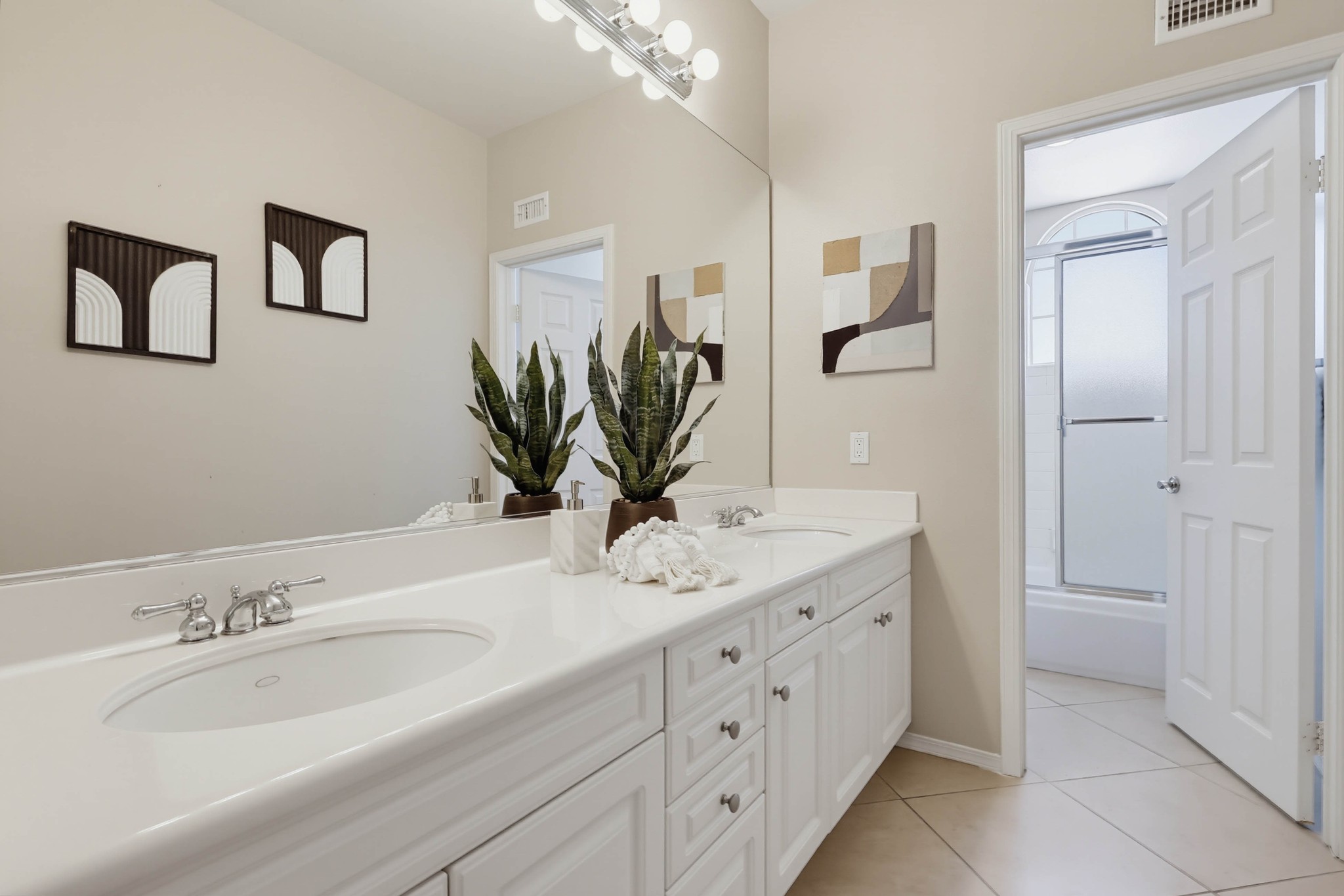 Virtual tour photo 102 of 140 for 2664 Scenic Crest Ln