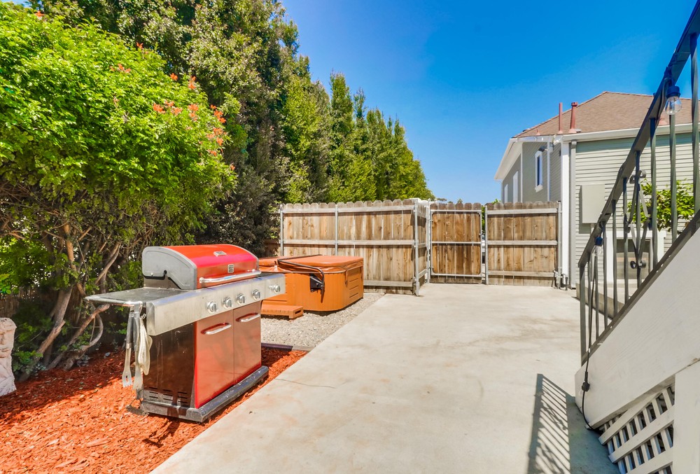 Virtual tour photo 31 of 74 for 2665 C St #69