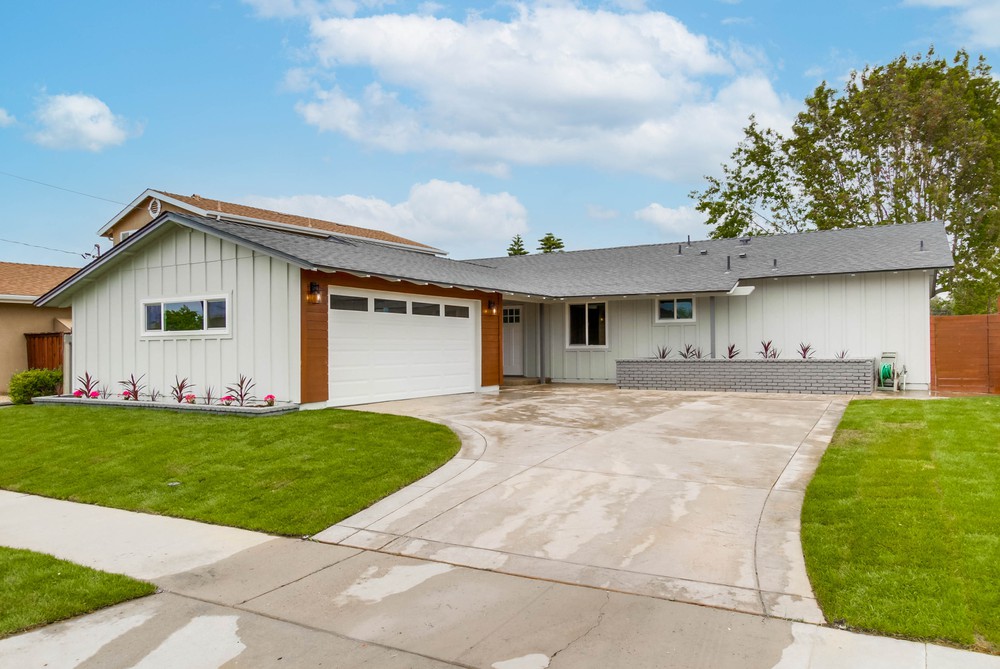Virtual tour photo 1 of 44 for 2665 Lange Ave