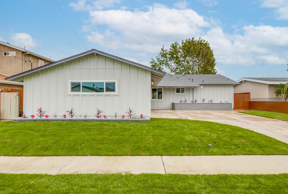 Virtual tour photo 3 of 44 for 2665 Lange Ave