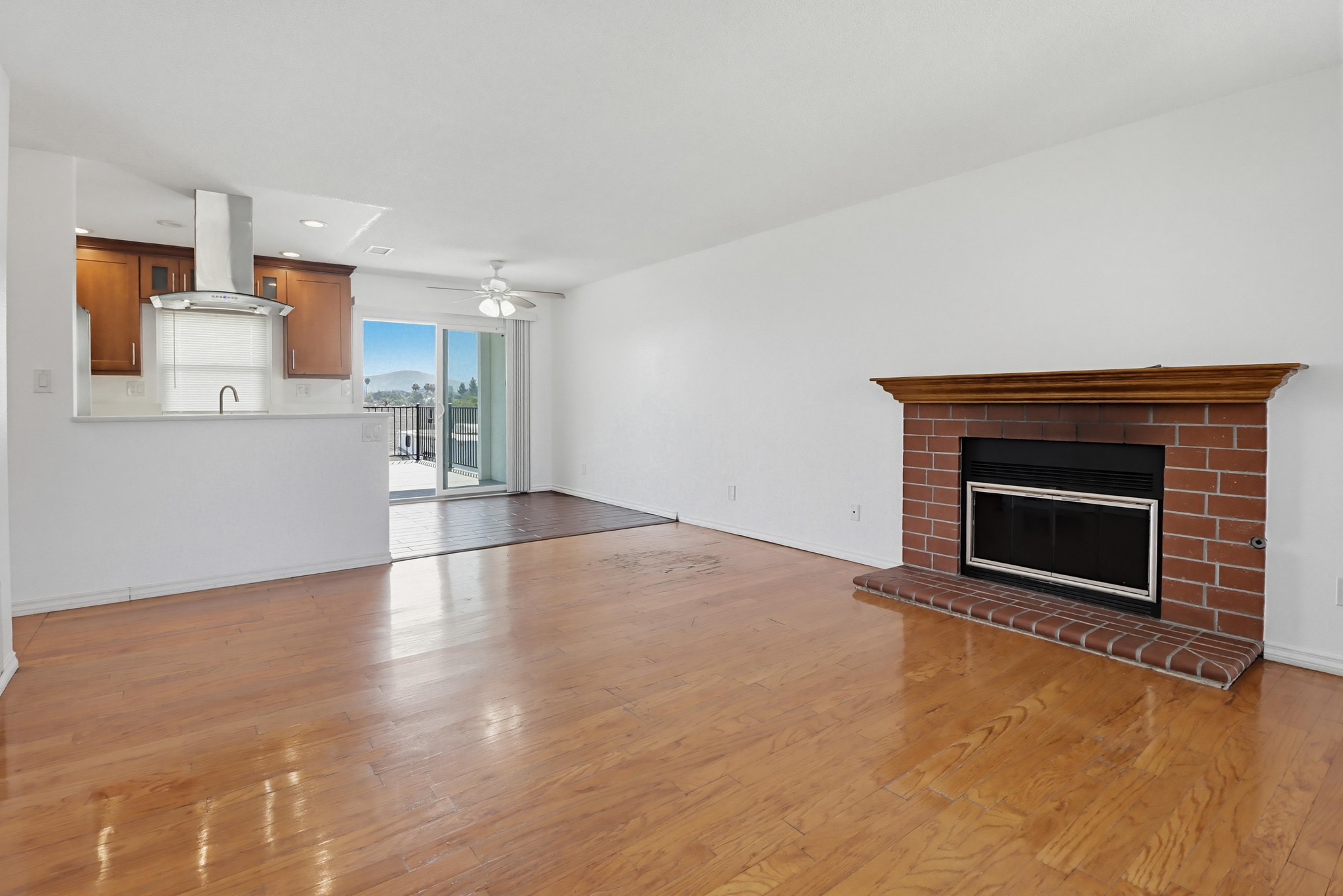 Virtual tour photo 9 of 46 for 2671 Buena Vista Ave