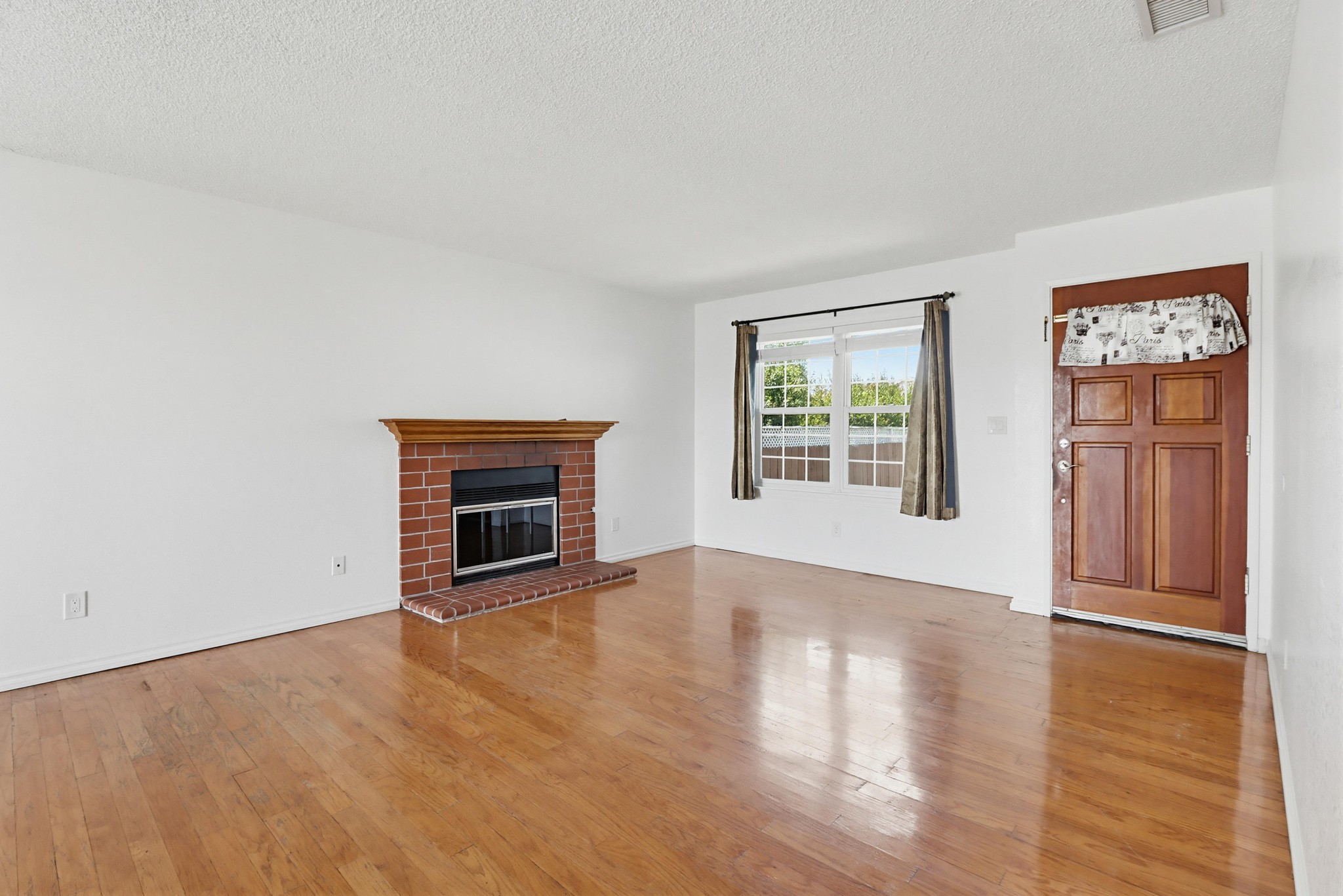 Virtual tour photo 13 of 46 for 2671 Buena Vista Ave