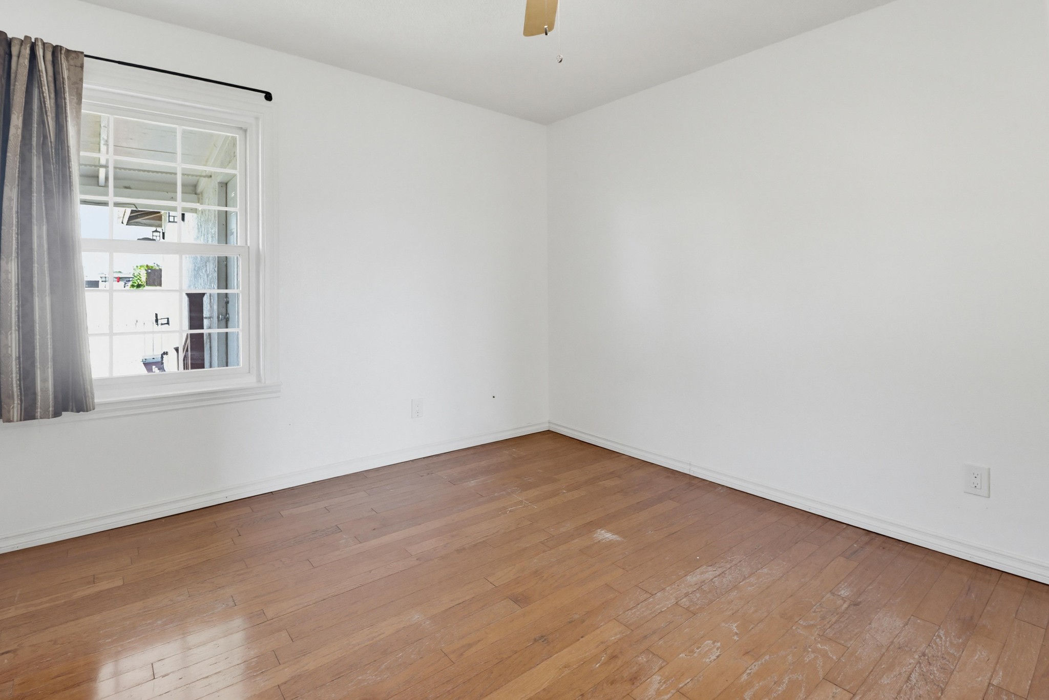 Virtual tour photo 21 of 46 for 2671 Buena Vista Ave