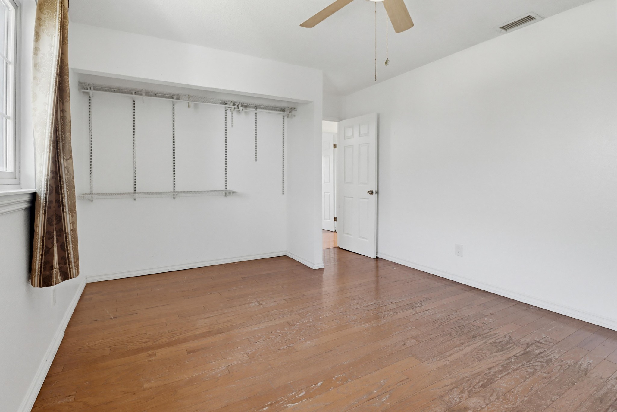 Virtual tour photo 24 of 46 for 2671 Buena Vista Ave