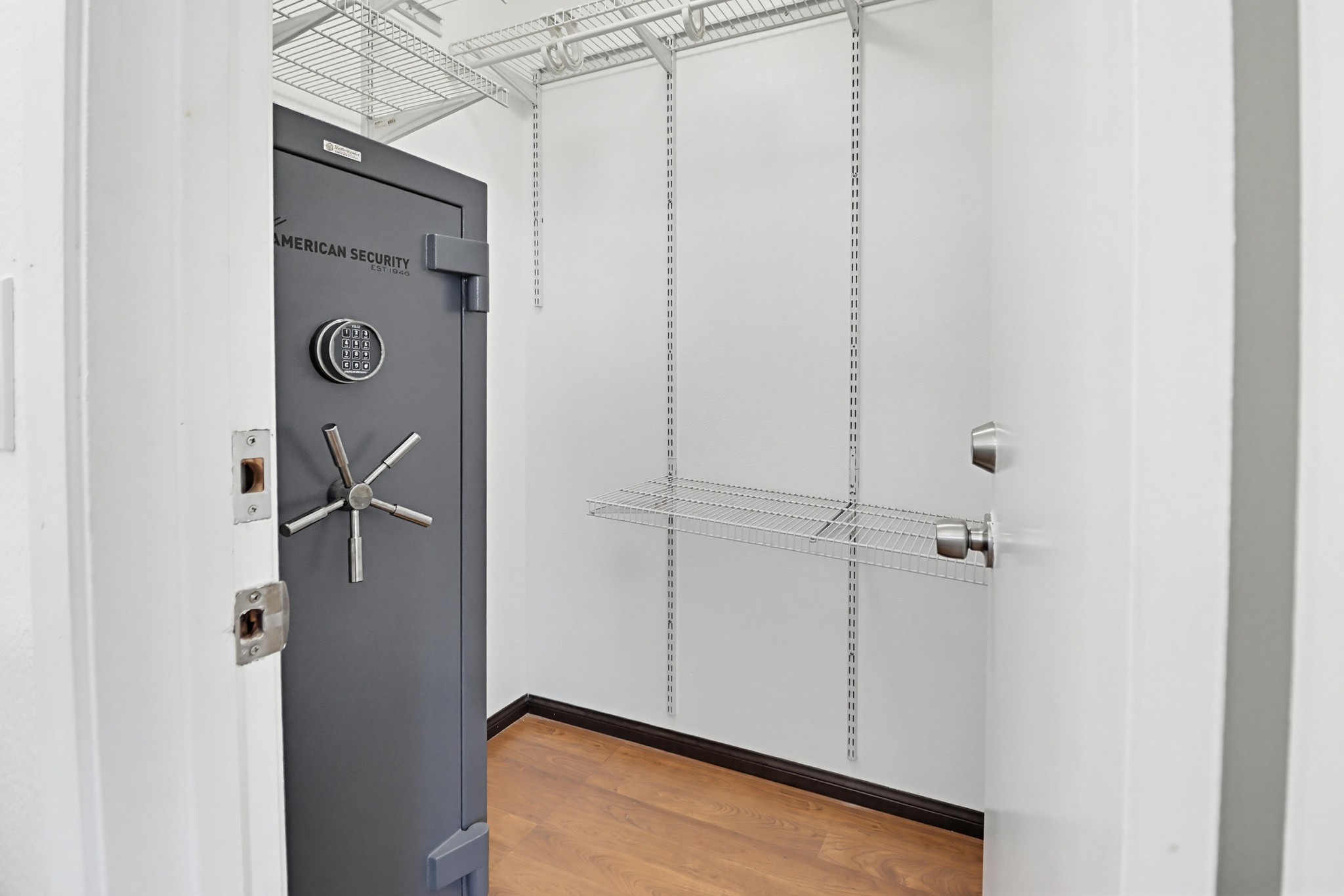 Virtual tour photo 27 of 46 for 2671 Buena Vista Ave