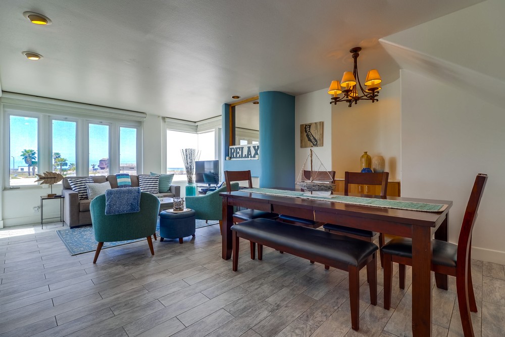 Virtual tour photo 8 of 43 for 2687 Ocean Front Walk