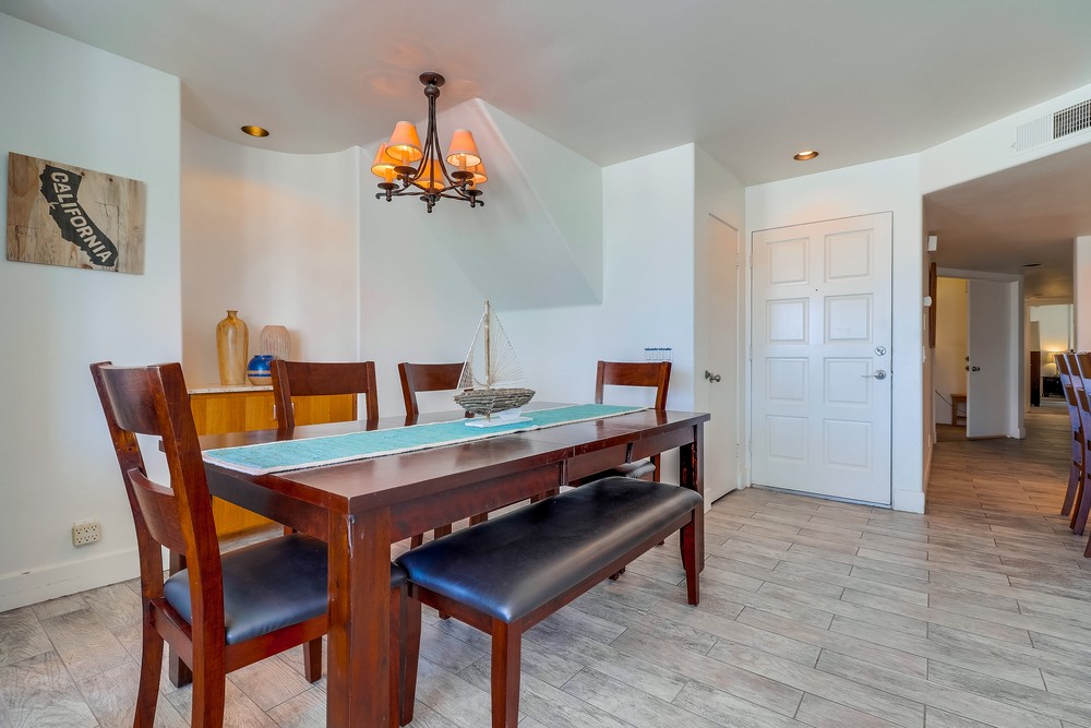 Virtual tour photo 11 of 43 for 2687 Ocean Front Walk