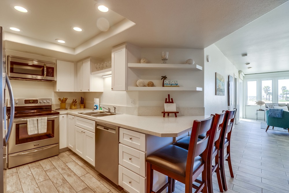 Virtual tour photo 18 of 43 for 2687 Ocean Front Walk