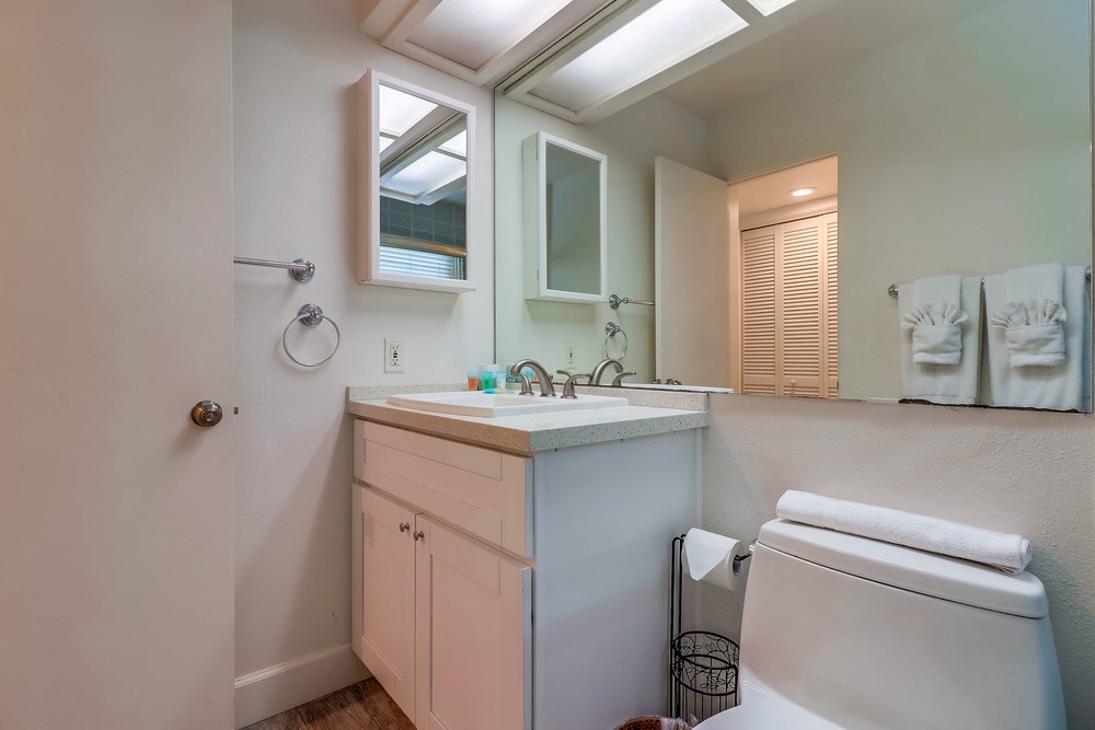 Virtual tour photo 25 of 43 for 2687 Ocean Front Walk