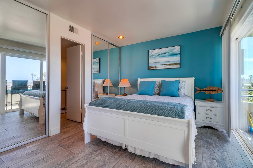 Virtual tour photo 28 of 43 for 2687 Ocean Front Walk