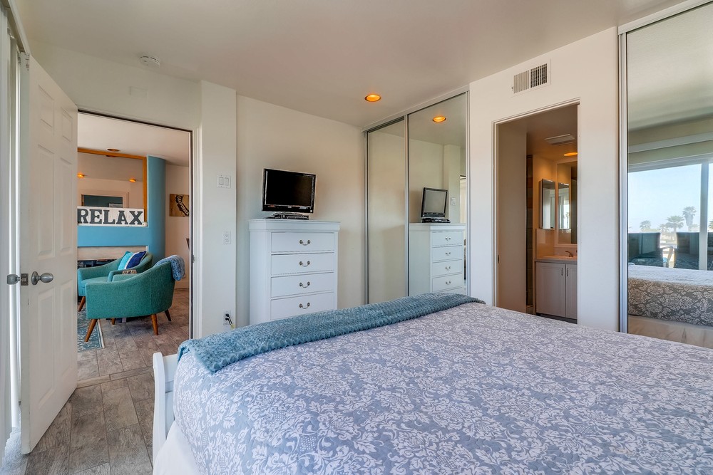Virtual tour photo 29 of 43 for 2687 Ocean Front Walk