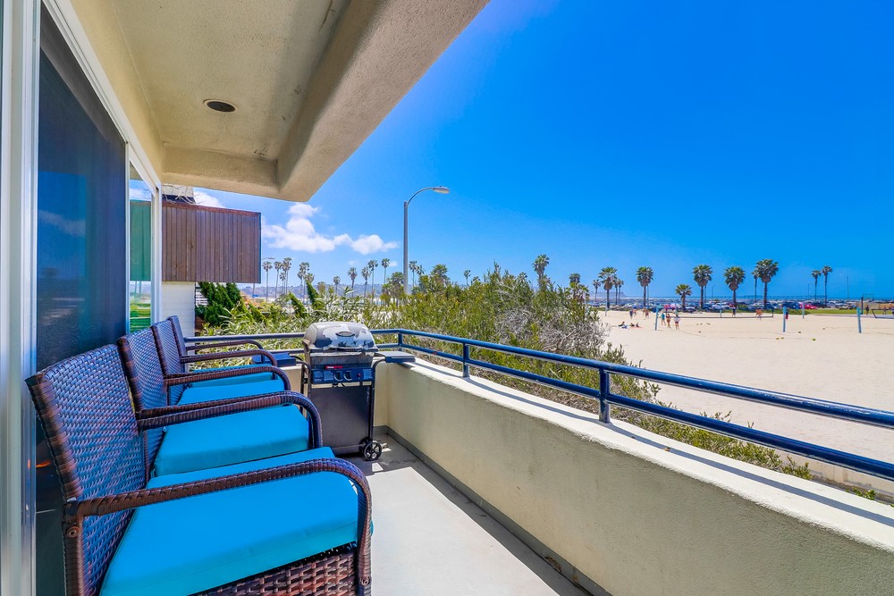 Virtual tour photo 33 of 43 for 2687 Ocean Front Walk