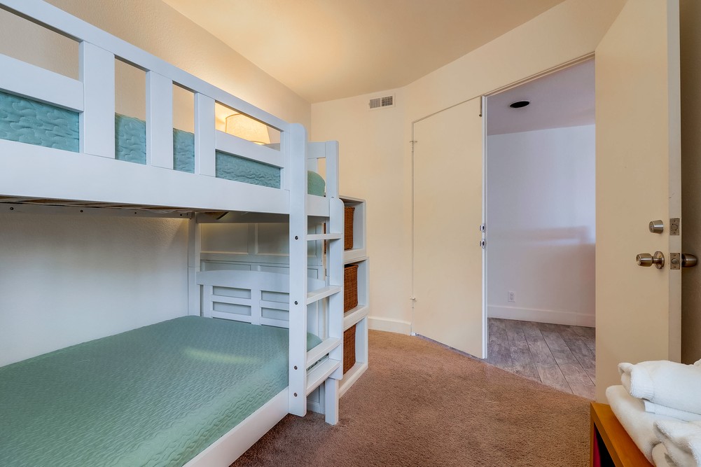 Virtual tour photo 41 of 43 for 2687 Ocean Front Walk
