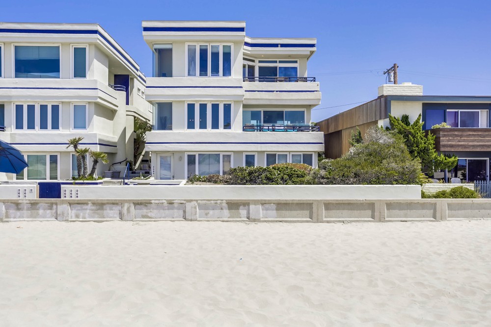 Virtual tour photo 3 of 40 for 2687 Ocean Front Walk