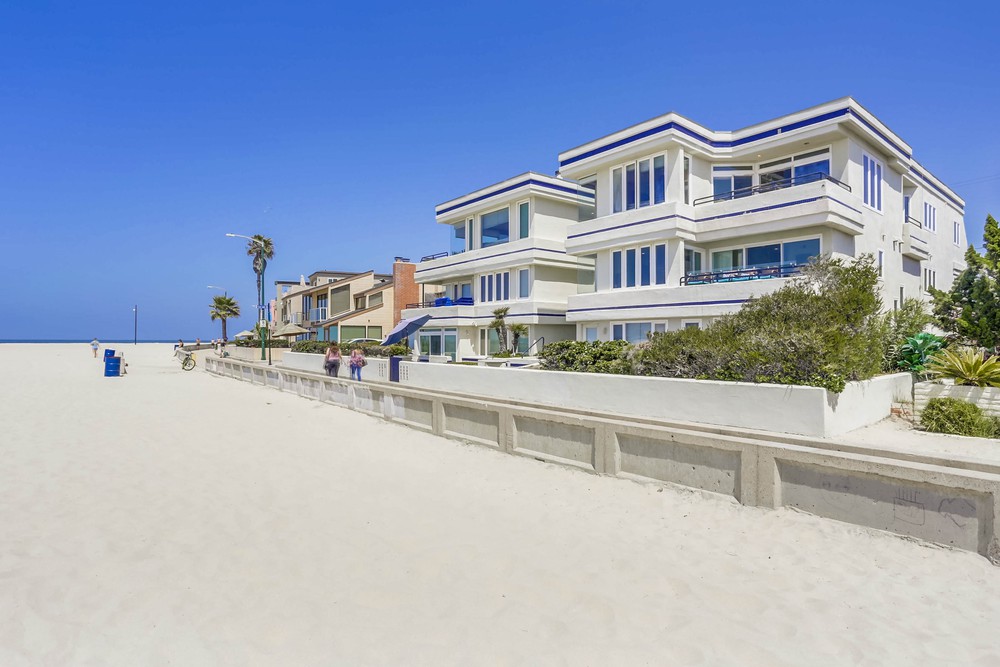 Virtual tour photo 4 of 40 for 2687 Ocean Front Walk